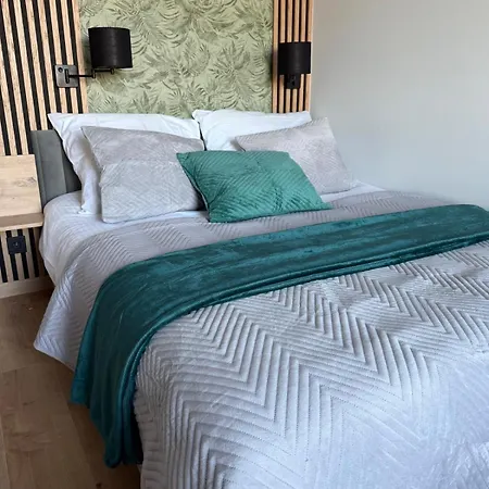 Szmaragdowy Prestige 150 M Od Plazy Z Basenem